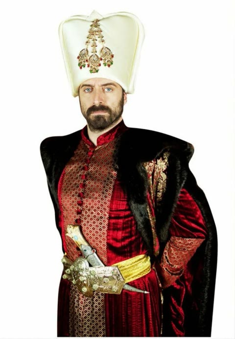 Фото из примера: персонаж по пояс в костюме и высоком головном уборе